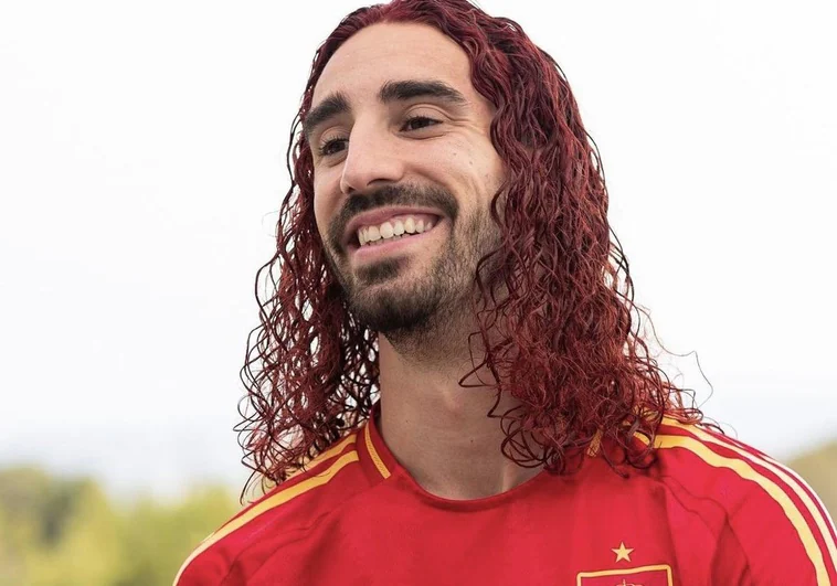 Cucurella cumple su promesa y se tiñe de rojo La que hemos liado